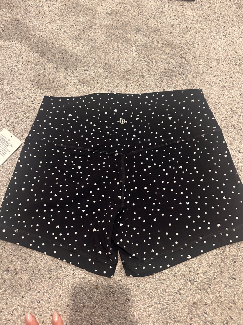 *SOLD*Lululemon Align No Line HR short 4” Scattered Hearts